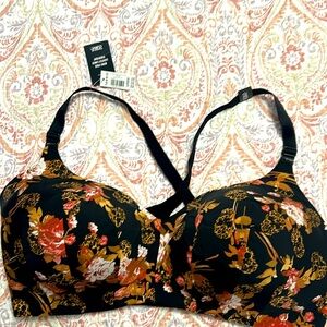 New w/tags. Never worn.. 42DDD flower and skull cheetah print. Super cute .
